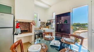 Villa Laura by Rentbeat - 2