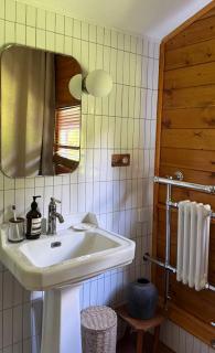 Chalet en bord d'étang - 1