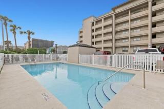 Emeral Towers West #4002 - 8