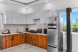 Vashisht Villa Pet-friendly 3-BHK Farmhouse With Private Pool, Garden & Bar - 5