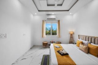 Vashisht Villa Pet-friendly 3-BHK Farmhouse With Private Pool, Garden & Bar - Noida - 2