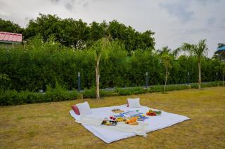 Vashisht Villa Pet-friendly 3-BHK Farmhouse With Private Pool, Garden & Bar - 6