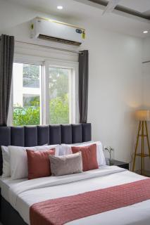 Vashisht Villa Pet-friendly 3-BHK Farmhouse With Private Pool, Garden & Bar - Noida - 9