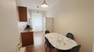 Stylish Two-Bedroom Apartment near Exhibition Fiera Milano City - Milaan - 6