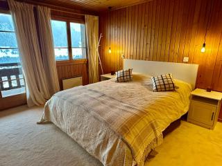 Chalet Bliss with Spectacular Views - 8