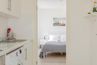 Sleek Studio Style Flat near City of London - 1