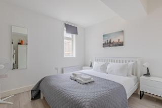 Sleek Studio Style Flat near City of London - 8