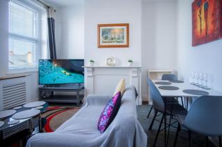 Skyfall - 2 Bedroom Apartment - Milford Haven - Milford Haven - 3