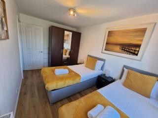 2 Bedrooms - 3 Beds - Free Parking - 168 - 6