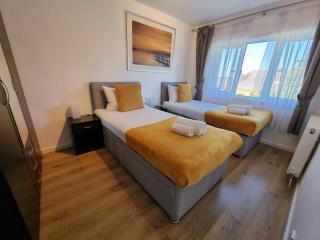 2 Bedrooms - 3 Beds - Free Parking - 168 - 7