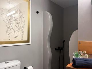 Cozy 1-Bedroom APT. Perfect for Exploring Athens. - 4