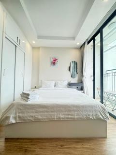 Delux Studio Apartment Near Marriott and Plaza Hotel - Hanoi - 0