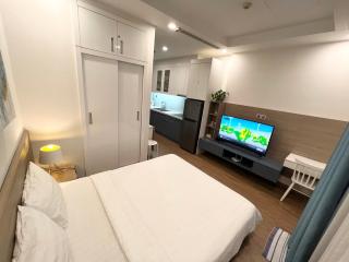 Delux Studio Apartment Near Marriott and Plaza Hotel - Hanoi - 6