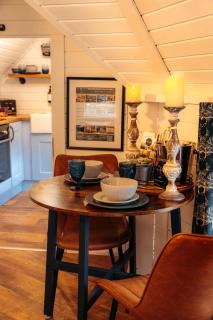 1 Scenic hideaway, Alfresco Bath, Stunning Valley View - Pont Sticill - 5