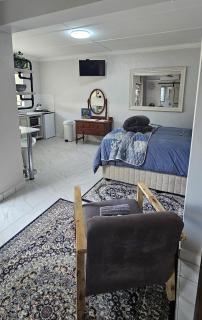 Upstairs R-4 Self Catering Unit - 6