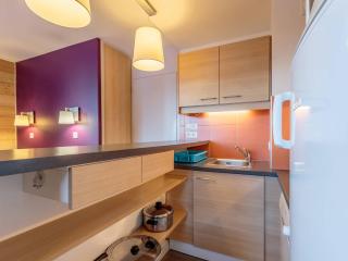 Appartement confortable avec balcon ensoleillé et parking couvert - FR-1-351-213 - 1