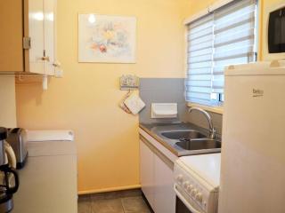 Studio Coquet 4 Couchages au Lavandou - Proche Plage, Parking Inclus, Commerces à Proximité - FR-1-251-299 - 5