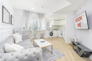 StayShort - JLT apartment sleeps 4 in Central Location - 0