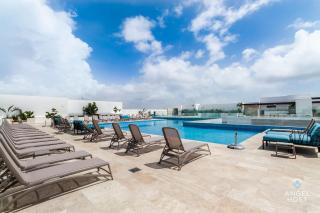 Central Retreat near Beach with Rooftop Pool & Gym - 3