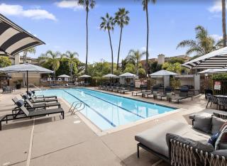 Prime Location and Stylish 1BR Apartment - Gym & Pool Access - 8