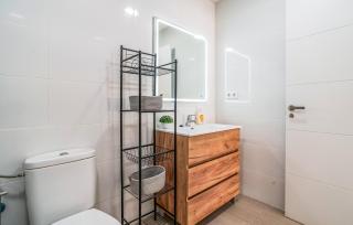 1 Bedroom Stunning Apartment In Grao De Castellon - 1