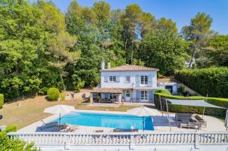 Beautiful 5 bed villa, large pool and views - 9