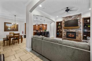 Pool & Sunshine Retreat - Resort-style Amenities - 2