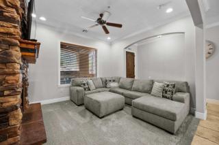 Pool & Sunshine Retreat - Resort-style Amenities - Hurricane - 3