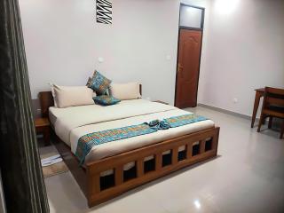 Shaste City Hotel - 1