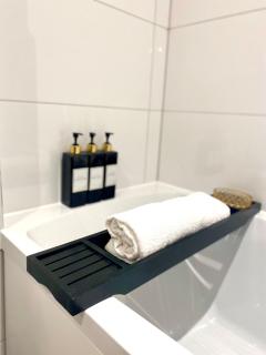 Luxury Safari 2 Bedroom Condo - Manchester - 5