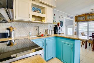 4 Mi to Beach Home with Pool and Golf in Port Isabel! - Port Isabel - 3