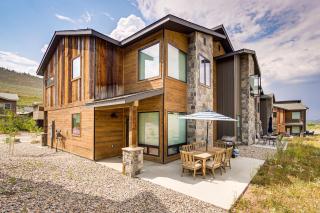 Walk to Ski Lift Granby Ranch Family Retreat! - 8