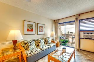 Walk to Nawiliwili Harbor Condo with Saltwater Pool - 7