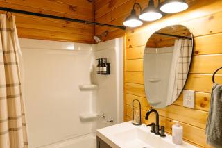 "Lumber Lodge" - Comfy & Woodsy Stay in RRG/Auxier - 8