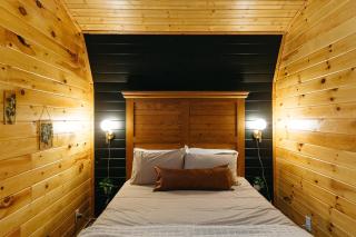 "Lumber Lodge" - Comfy & Woodsy Stay in RRG/Auxier - 4
