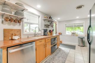 1 Mi to Burr Oak Lake Cozy Family Home! - 2