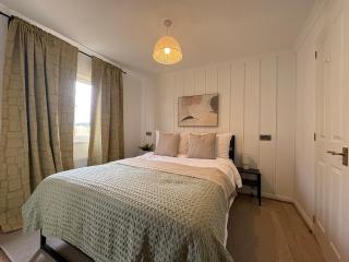 Serenity Lodge, Riverside with Free Parking - Christchurch - 3