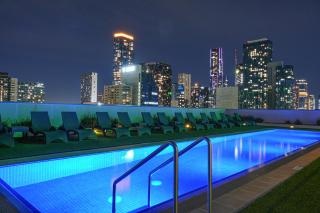 Modern 2BR City Escape, Walk to Everything - Melbourne - 0