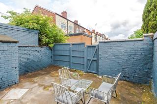 NEW! Modern 3-Bed House, Free Parking, Fast Wi-Fi & Easy Manchester Access - 3