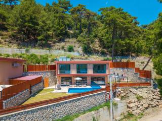 Villa Turalya - Kaş Islamlar Villa with a Pool - 8