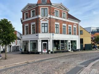 Center Rooms & Apartments With Free Parking - Hjørring - 0