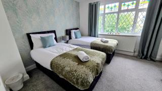 Modern & Fully Equipped Home - Ideal for Long-Term Stays - Wolverhampton - 0