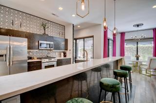 Sleeps 15 with 3000 sq ft of Luxury Townhome in the ABQ County Club - Albuquerque - 0