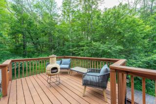 6 Br Cabin Hot Tub Fire Pit Min to Hatley Pointe - 9