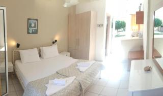 Katerinas Private Apartments - Kalamaki - 8