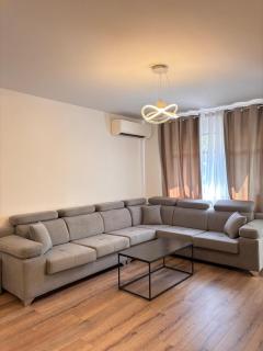 Alvaros Apartment - Tirana - 0