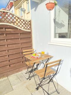Sunny Side Apartment Wembley - 3