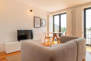 Stylish & Sunny 2BR near Heroísmo by LovelyStay - 7
