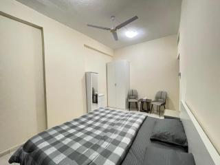 Spacious Fully Furnished Master Room - Ajman - 5