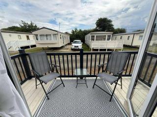 Luxury 2 bedroom Caravan Pets stay Free - 9
